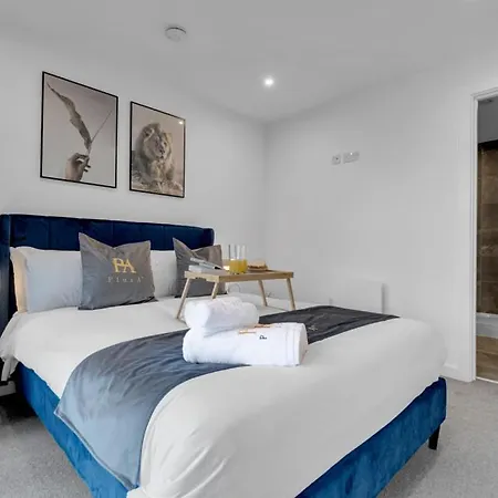 Pluxa Alpine Blue - Two Bedroom Luxury Apartamento *