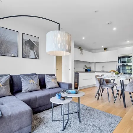 Apartamento Pluxa Alpine Blue - Two Bedroom Luxury *